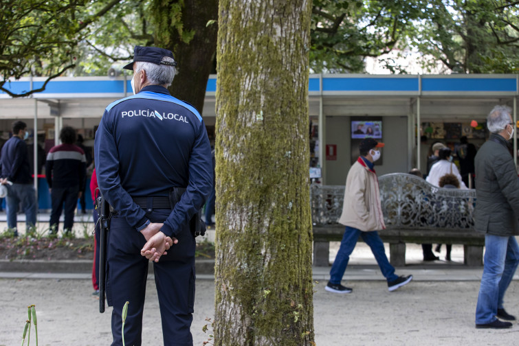 La Policía Local de O Porriño salva la vida a un bebé con insuficiecia respiratoria