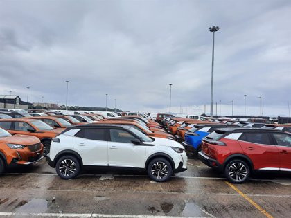 Stellantis Vigo colapsa sus almacenes de Bouzas y manda coches a los depósitos de O Porriño y Salvaterra