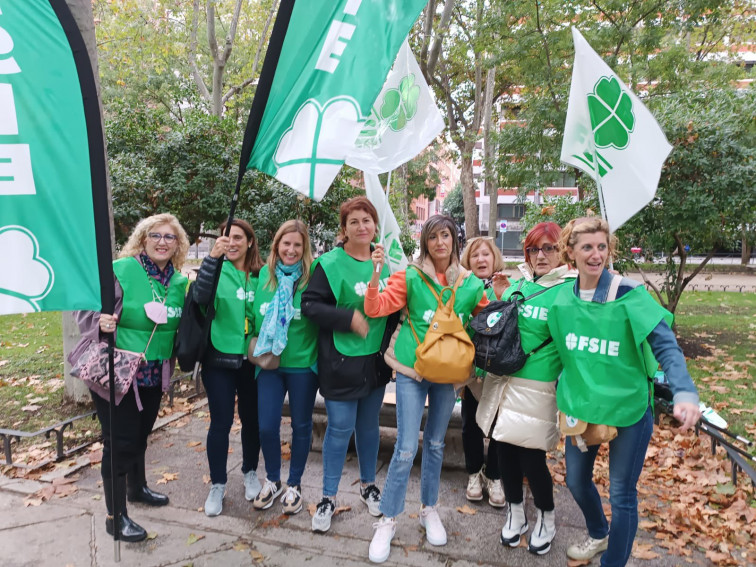 Profesores de la concertada reclaman a la Xunta que deje de cerrar aulas y defienda la libre elección de colegio