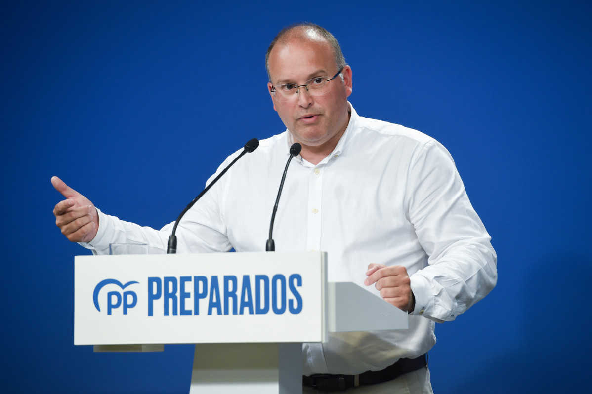 Archivo - El vicesecretario de Organización Territorial del Partido Popular, Miguel Tellado, durante una rueda de prensa en la sede nacional, a  8 de agosto de 2022, en Madrid (España).