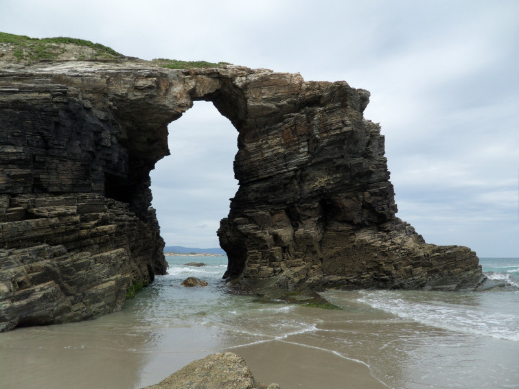 O Concello de Ribadeo habilitará aparcadoiros nas inmediacións da praia das Catedrais en Semana Santa