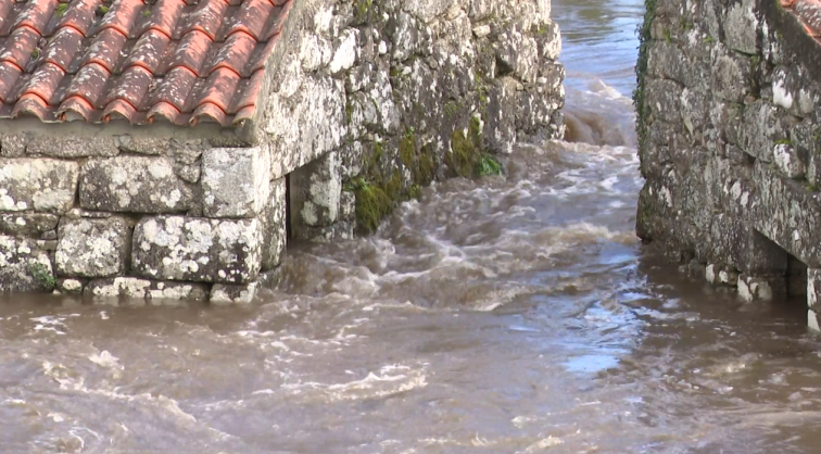 Alertas en casi toda Galicia por temporal e inundaciones que no remitirán por lo menos hasta el domingo