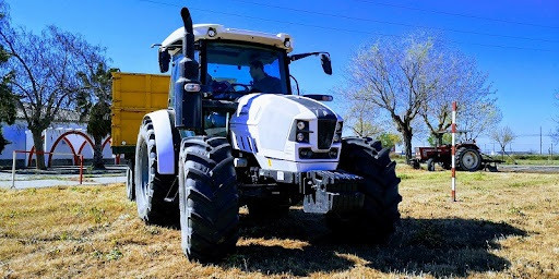 Fallece un hombre aplastado por la rueda de un tractor en Cerceda