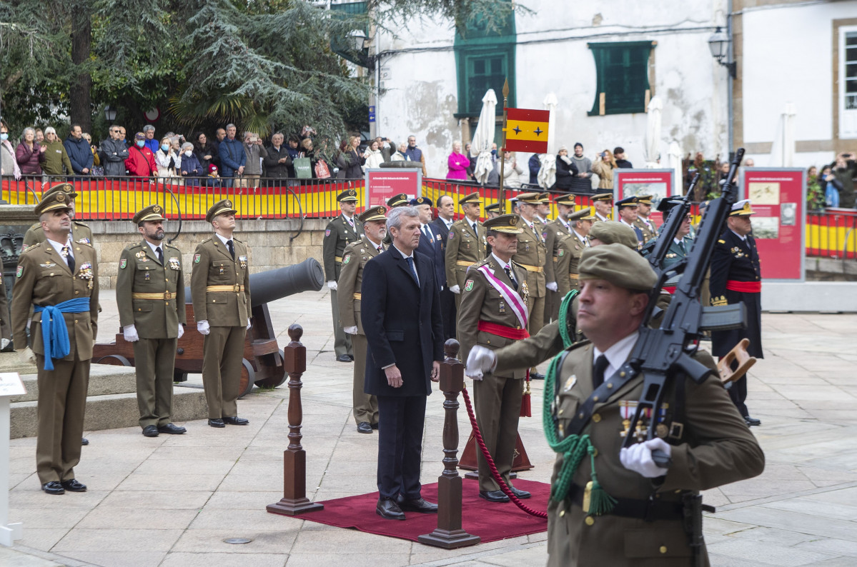 El presidente de la Xunta, Alfonso Rueda, y el general Juan Francisco Arrazola Martínez en la celebración de la Pascua Militar en A Coruña.