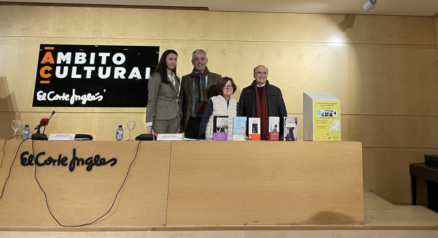 Acto de presentación de la apertura de votaciones para el XVI Premio Novela Europea Casino de Santiago.