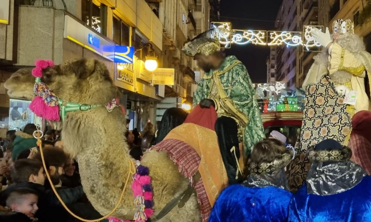 Baltasar en el desfile de Reyes de Ourense en una foto publicada por Ju00e1come en Twitter