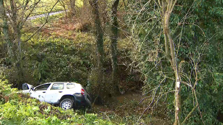 Encuentran el cuerpo de un varón en el agua tras caer al río el coche que conducía en A Laracha