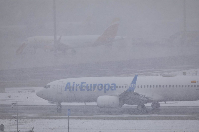 Dos vuelos de Air Europa, programados para aterrizar en Alvedro y Peinador, suspendidos por el temporal