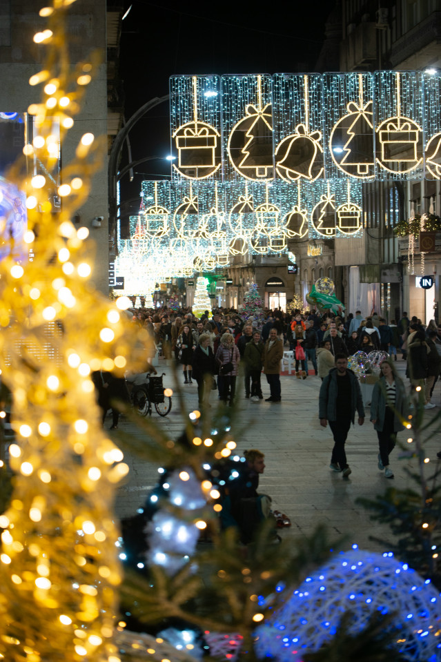 Archivo - Decoración navideña por el centro de la ciudad de Vigo, a 17 de diciembre de 2022, en Vigo, Pontevedra, Galicia (España).