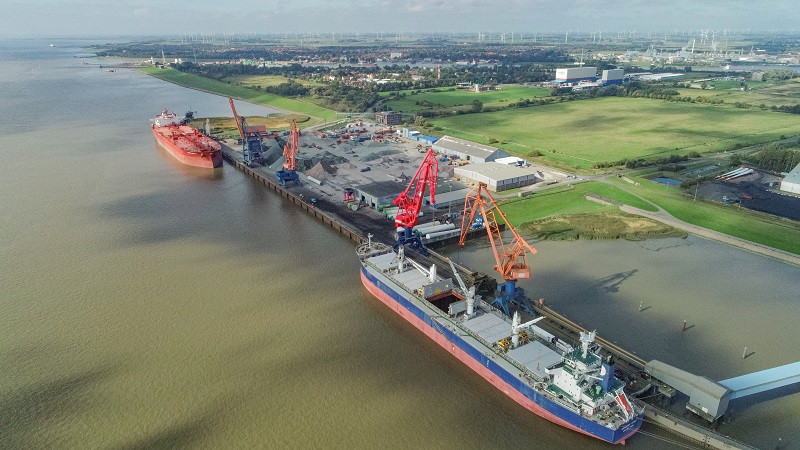 German LNG Terminal en BrUmsbuttel en una imagen de la autoridad portuaria de Brunsbuettel