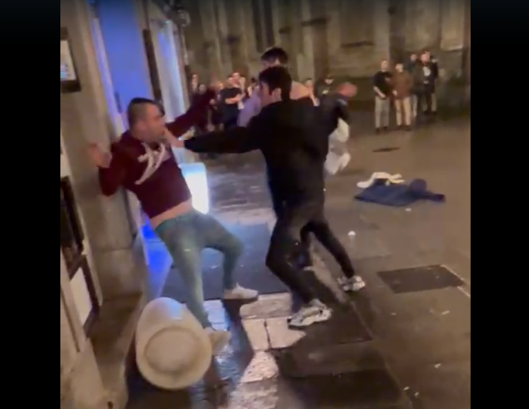 (VÍDEO) Otra pelea callejera en pleno centro de Lugo; la alcaldesa achaca el aumento de la violencia a la 