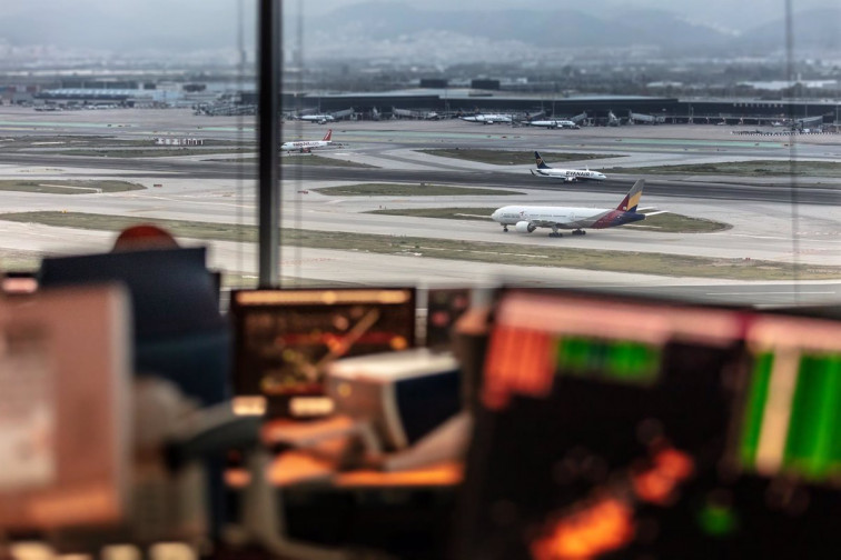 Arranca la huelga de controladores aéreos, sin efectos por ahora en Alvedro y Peinador