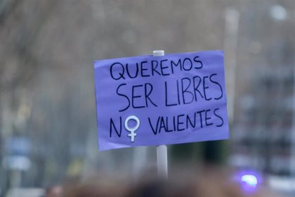 Avoar llenará Rianxo de esculturas efímeras para concienciar sobre la violencia machista en las calles