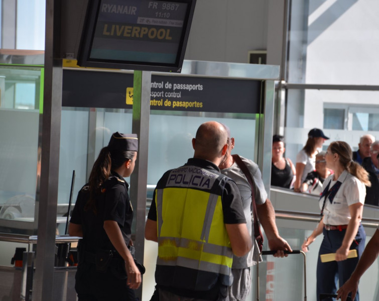 Cambios en Aena: los pasajeros no tendrán que enseñar sus líquidos y portátiles en los aeropuertos