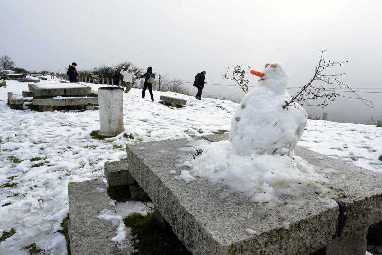 Los termómetros de Calvos de Randín alcanzan los 5,2 grados bajo cero, la temperatura más baja de Galicia