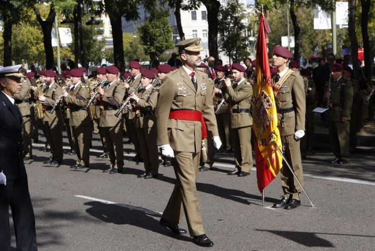 Ferrol recibe ao rei cuestionando a monarquía