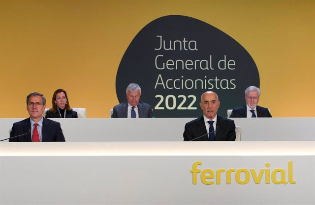 Ferrovial, empresa mimada en España, se va a plantar tulipanes