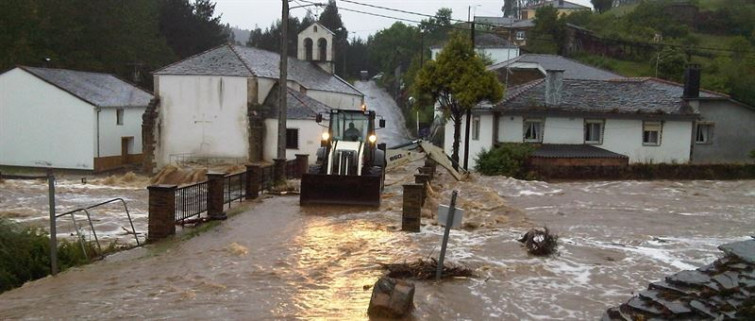 A choiva provoca inundacións e caos na provincia da Coruña