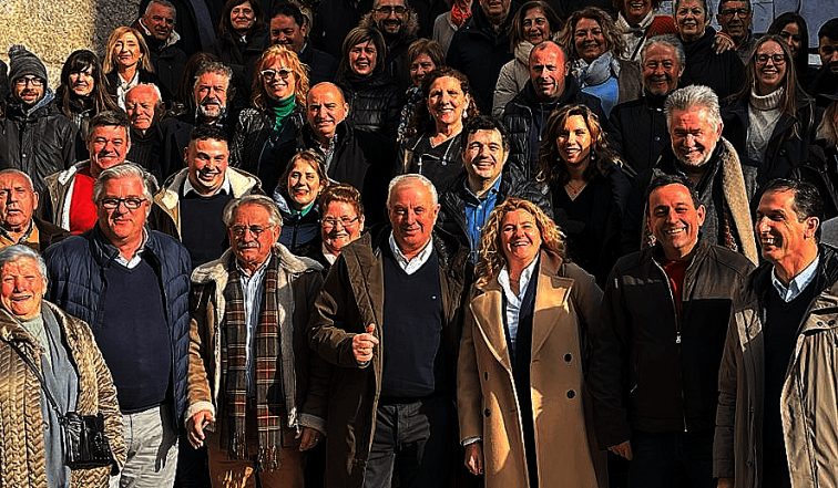 Candidaturas de Espazo Común en O Carballiño (Pachi Vázquez), Santa Comba (José Ucha) o Pontevedra (María Rey)