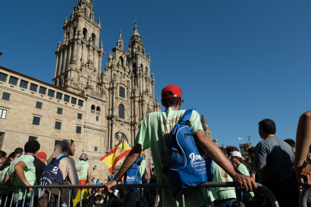 Archivo - Turistas en Santiago de Compostela