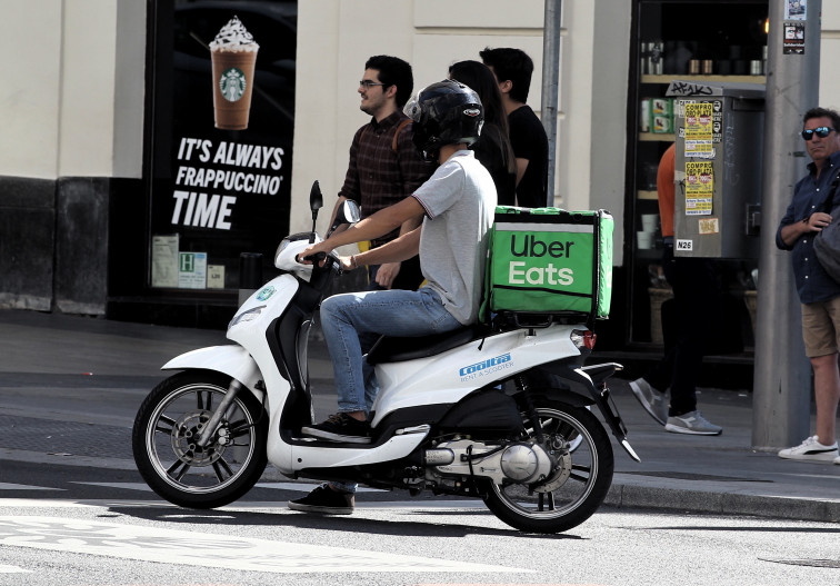 Algunas pescaderías empiezan a repartir a domicilio de la mano de Uber Eats y Fedepesca