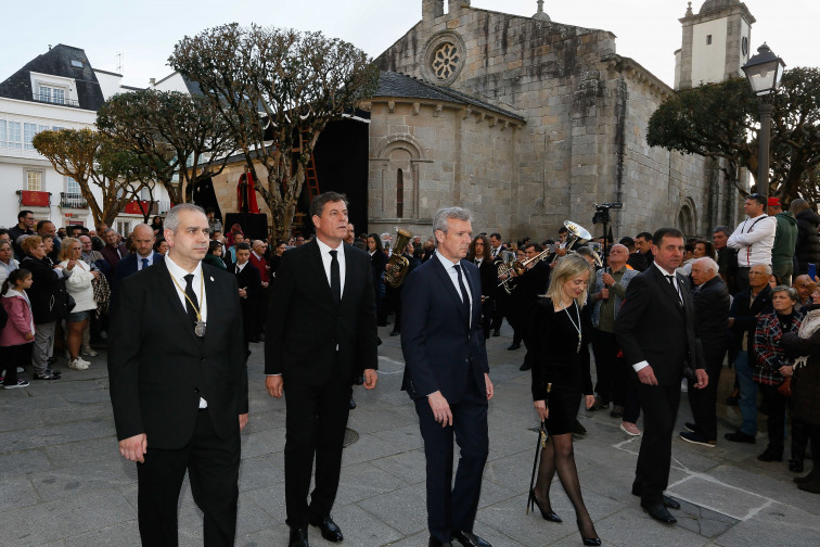 Cargos del PP, PSOE, DO y otras fuerzas acuden a procesiones socavando la imagen de un Estado aconfensional