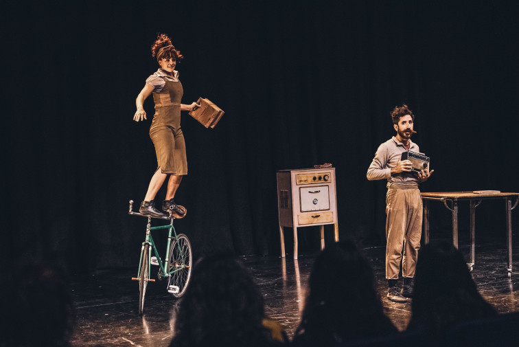 Circo para familias en la Cidade da Cultura en Santiago con la compañía Carpa Diem