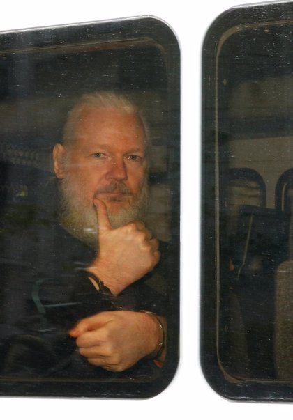 Julian Assange: la libertad de información encadenada