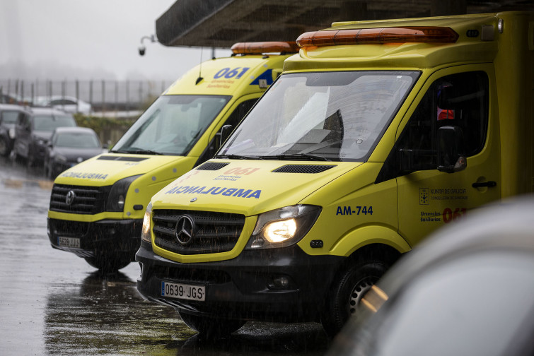 Atropello mortal en Toén: una mujer fallece arrollada por un coche, quedando atrapada bajo el turismo