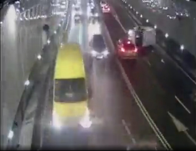 (VÍDEO) La Policía Local de A Coruña sensibiliza sobre las consecuencias del exceso de velocidad en el túnel de María Pita