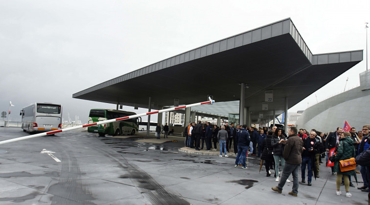 La huelga de autobuses, pendiente de la reunión entre sindicatos y patronal para mejorar los salarios