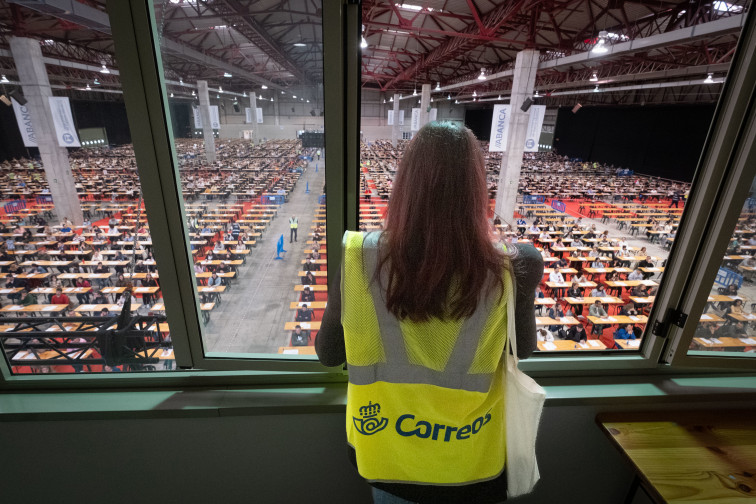 Más de 5.000 personas se examinan este domingo en Silleda para acceder a 7.757 puestos fijos de Correos en toda España