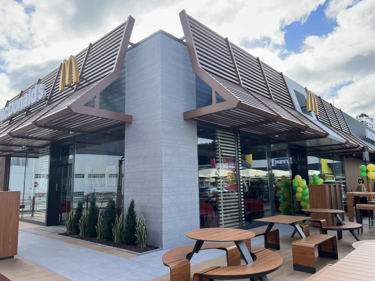 McDonald’s asegura que creará más de medio centenar de empleos en Carballo con su nuevo establecimiento