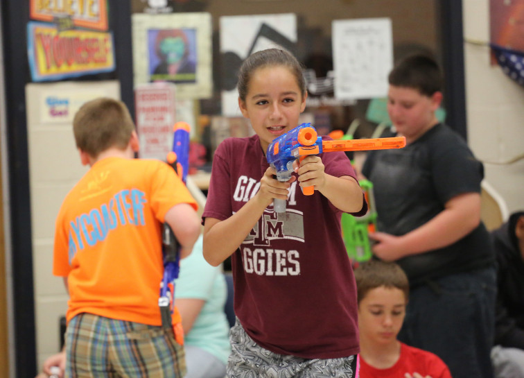 Toda la familia puede probar junta su puntería en el próximo Nerf Challenge de A Coruña