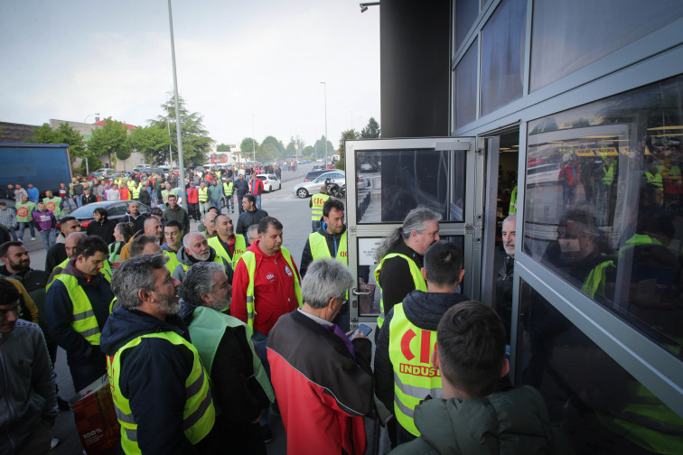 Seguimiento del 90% de los trabajadores del metal en Lugo con un gran piquete en el Polígono do Ceao