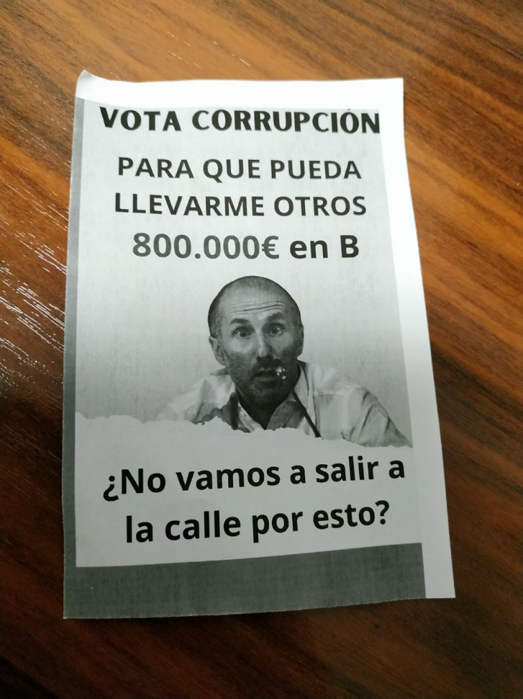 Jácome denuncia a La Región y a La Voz, Baltar reniega de él a y es víctima de guerra sucia con carteles anónimos