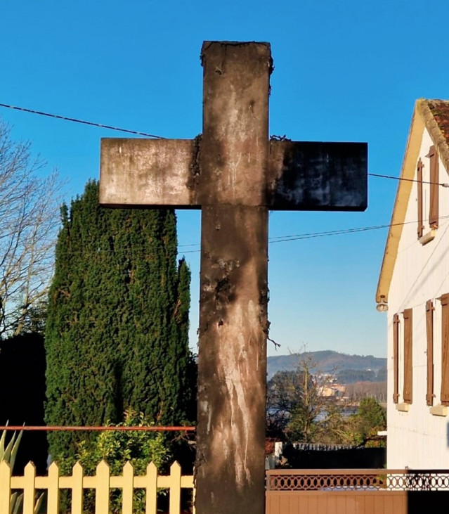 Cruz en A Toleira, en el municipio coruñés de Neda