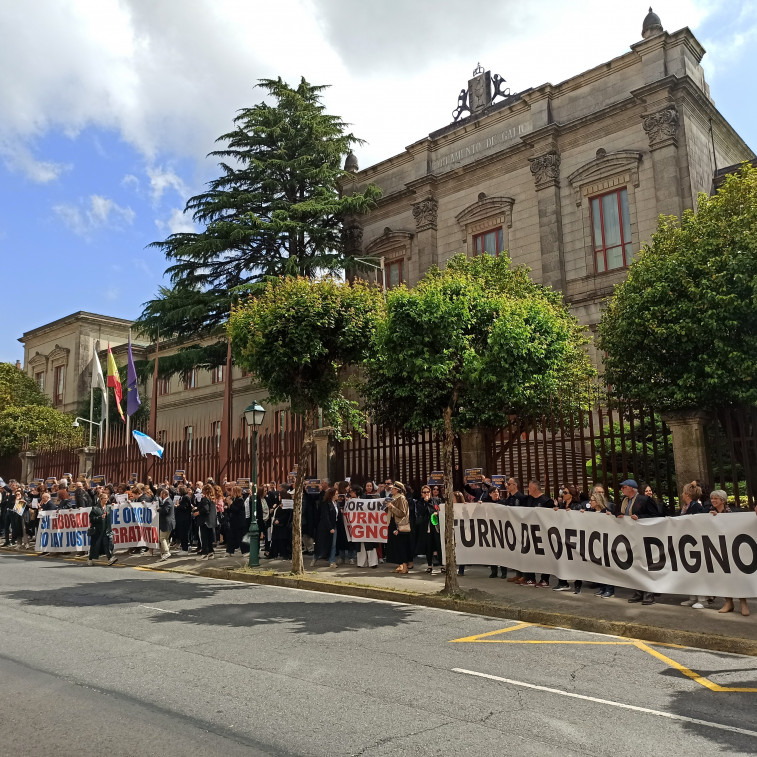 Los abogados del turno de oficio denuncian en Santiago la precariedad que sufren pese a ser 