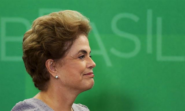 Brasileiros en Galicia maniféstanse en apoio a Dilma Rousseff