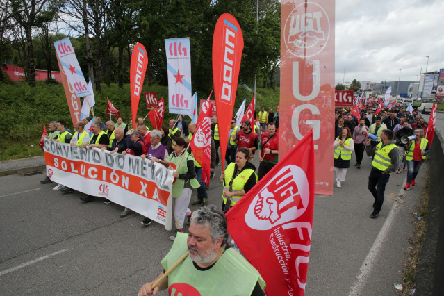 Trabajadores del metal marchan durante una jornada de huelga en el Polígono de O Ceao, a 10 de mayo de 2023, en Lugo, Galicia (España). La huelga del sector del metal en la provincia de Lugo continúa tras no alcanzarse ningún acuerdo en la reunión que se