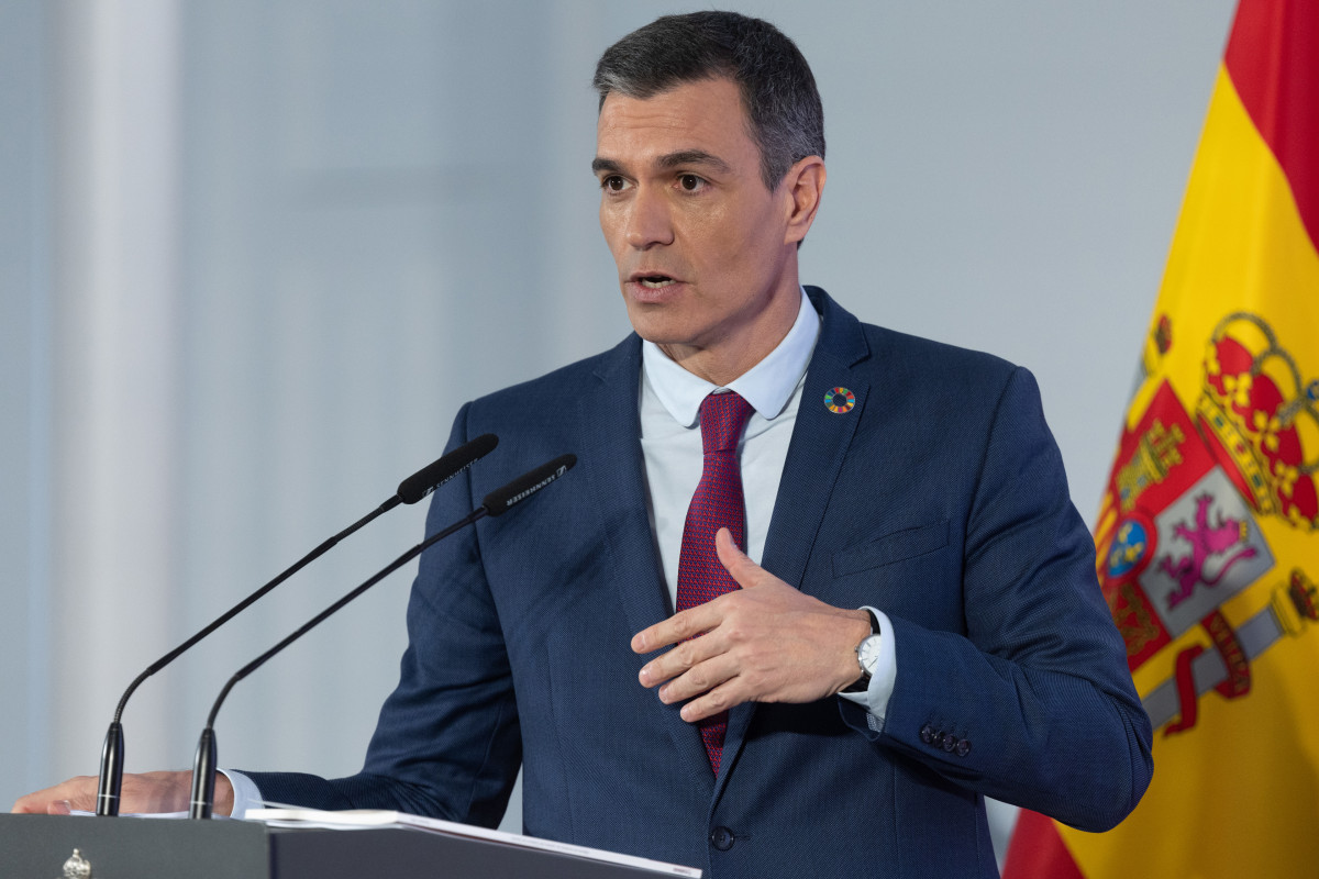 Archivo - El presidente del Gobierno, Pedro Sánchez, comparece en rueda de prensa tras el último Consejo de Ministros, en el Complejo de la Moncloa, a 27 de diciembre de 2022, en Madrid (España).