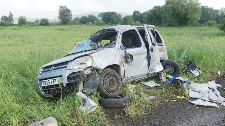 Accidente mortal en Rodeiro: fallece un conductor de 44 años al colisionar contra un camión y salir despedido