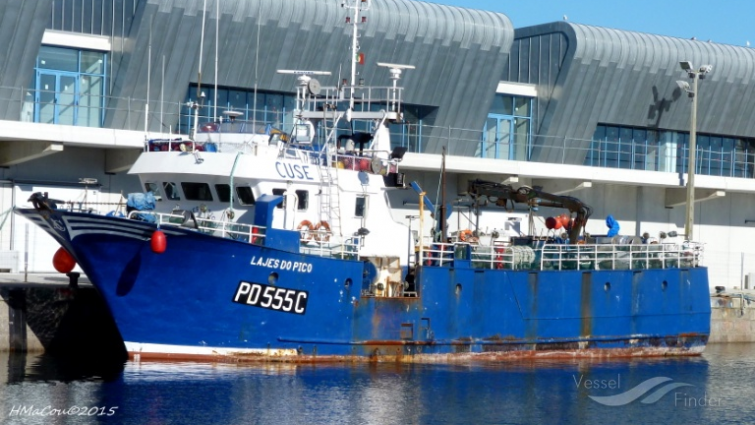 Naufraga el pesquero 'Lajes do Pico' de Ribeira en Azores, pero sus doce tripulantes son rescatados sanos y salvos