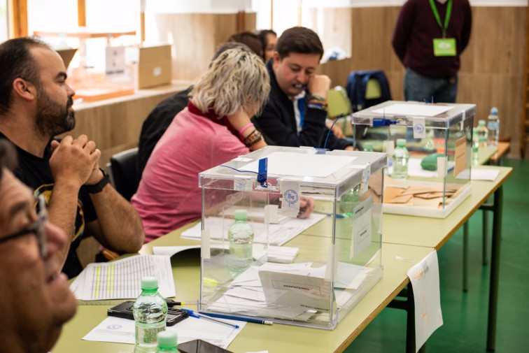 ¿Puedo librarme de la mesa electoral si tengo un viaje? ¿Y si pido el voto por correo? Respuestas a las dudas del 23J