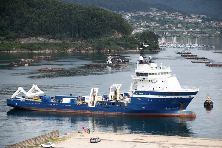 Atraca en el puerto de Vigo el 'Ártabro' después de inspeccionar el 'Villa de Pitanxo'