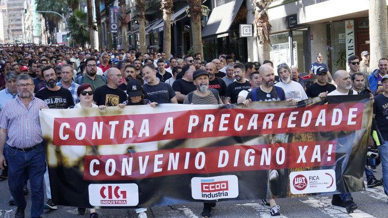 Multitudinaria marcha de trabajadores del metal en Vigo en defensa de un convenio digno