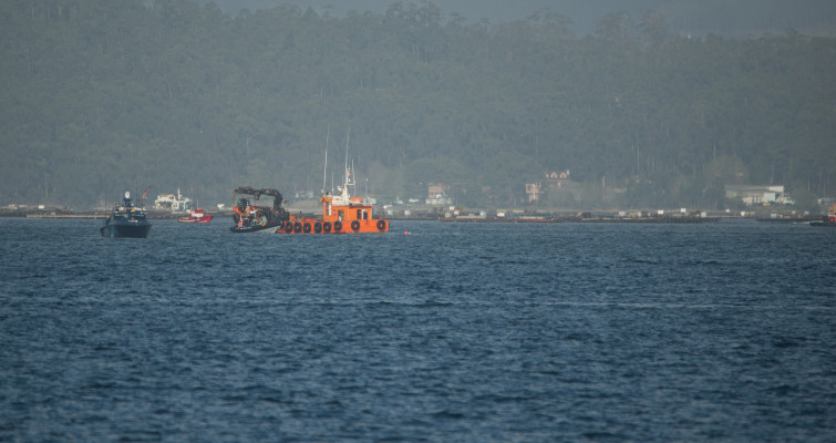 Una persona muerta y otra herida al chocar una embarcación con la que navegaban contra una batea en Vilanova de Arousa