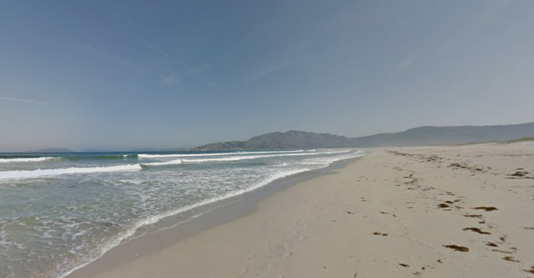 Rescatan a dos menores en la playa de Carnota