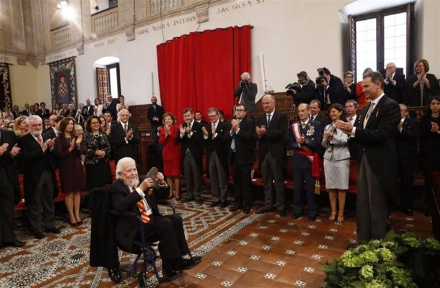 Fernando Del Paso recibe el Cervantes en una de ceremonia breve y emotiva