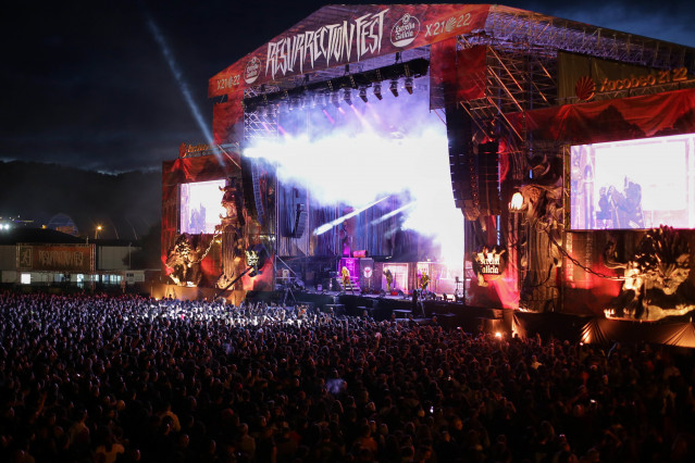 Archivo - Ambiente del concierto de la banda Judas Priest durante su actuación en el Resurrection Fest, a 30 de junio de 2022, en Viveiro, Lugo, Galicia (España).